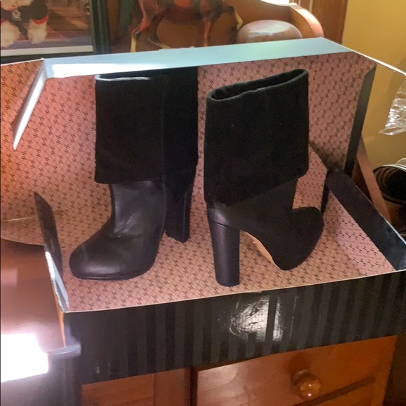 Black leather and suede Boots - Picture 1 of 4